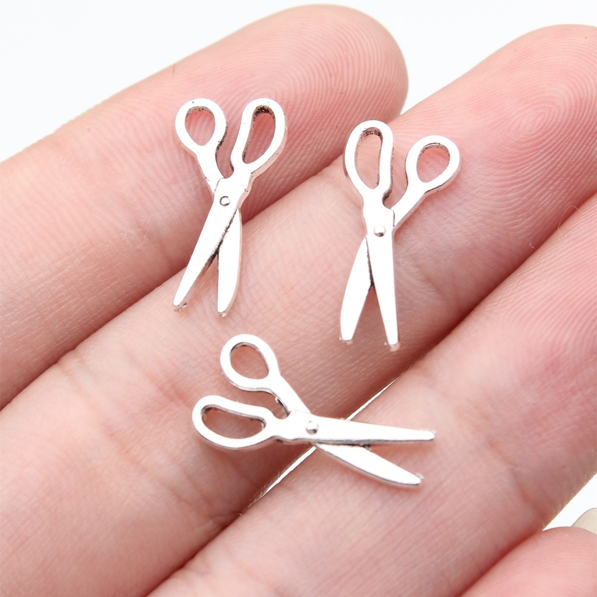 40個 18x9mm(0.71x0.35インチ) アンティー - Vintage Fashion Stores のレビューと価格