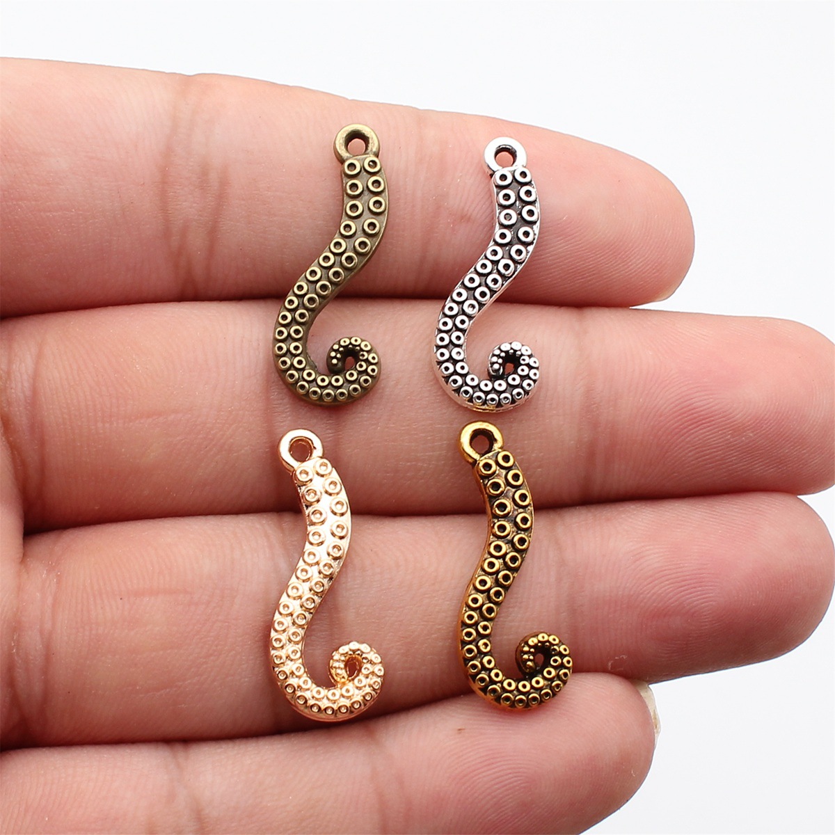 WYSIWYG 20個 26x10mm 4色 タコの足チャー - Vintage Fashion Stores のレビューと価格